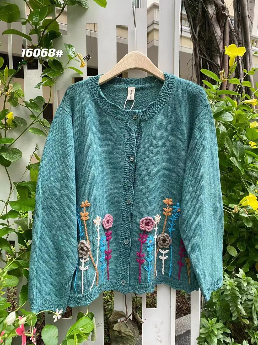 

Autumn Winter Mori Sweet Age-reducing Embroidered Sweater Loose Japanese Small Fresh Three-dimensional Flower Knitted Jacket