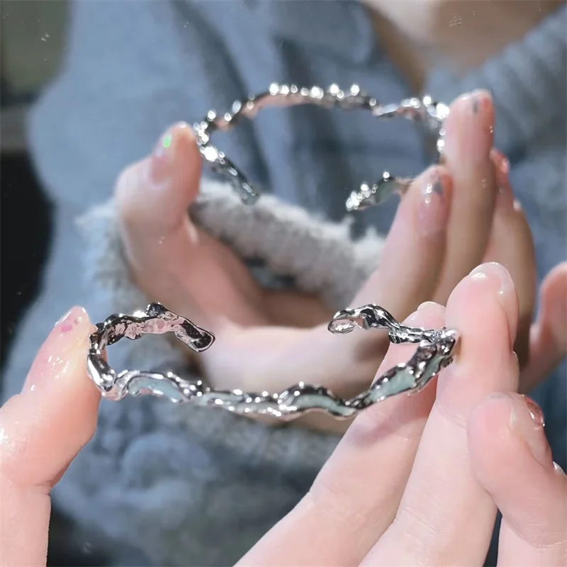 Браслет с розовым сердцем