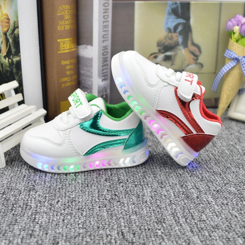 

Children LED Shoes Spring Fashion Breathable Boys Sports Shoes Baby Flats Toddler Kids Sneakers Soft Non-Slip Girls Casual Shoes