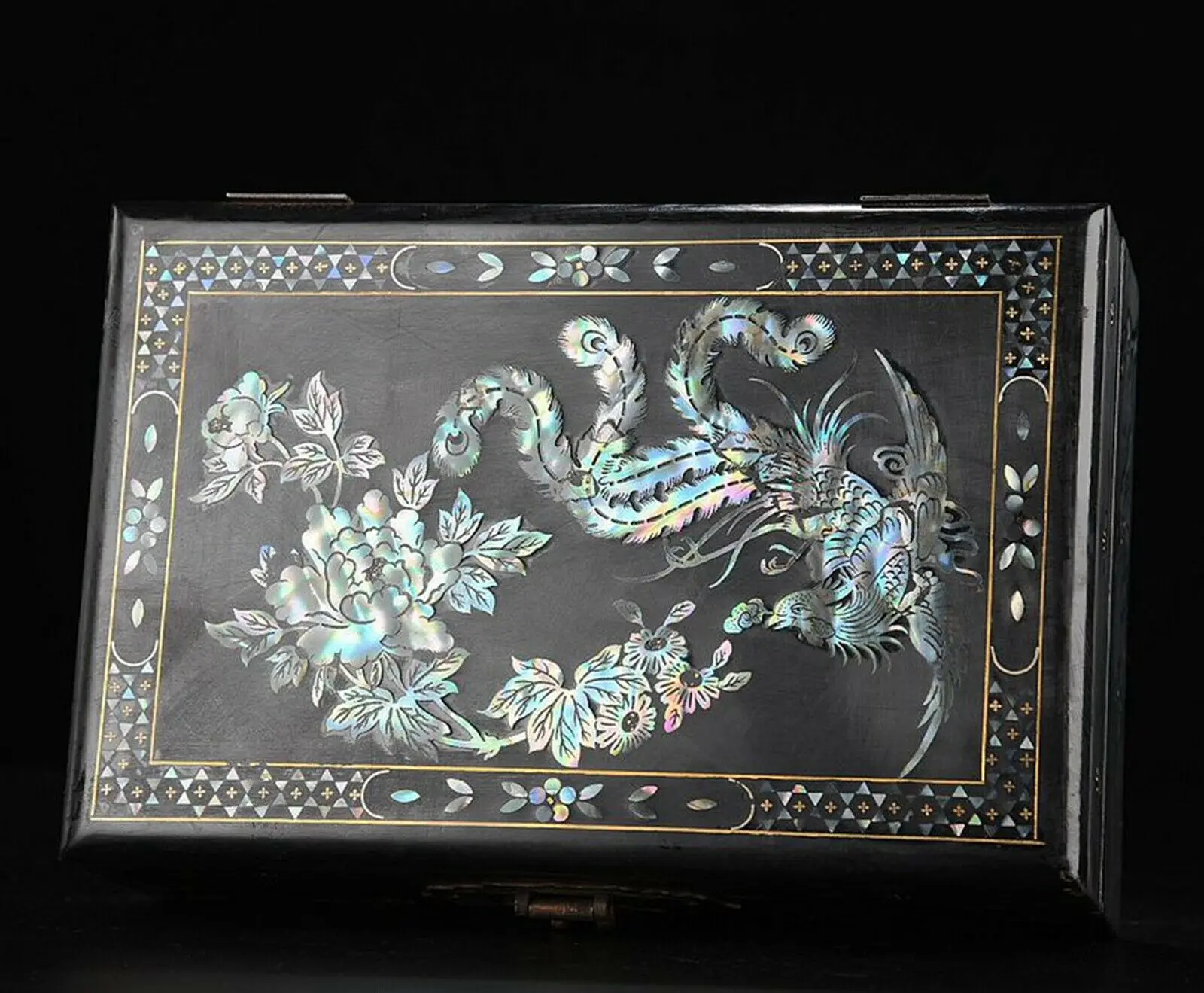 

Коллекция шкатулка для ювелирных изделий Органайзер Азиатский черный лак перламутровый жемчуг Феникс инкрустация