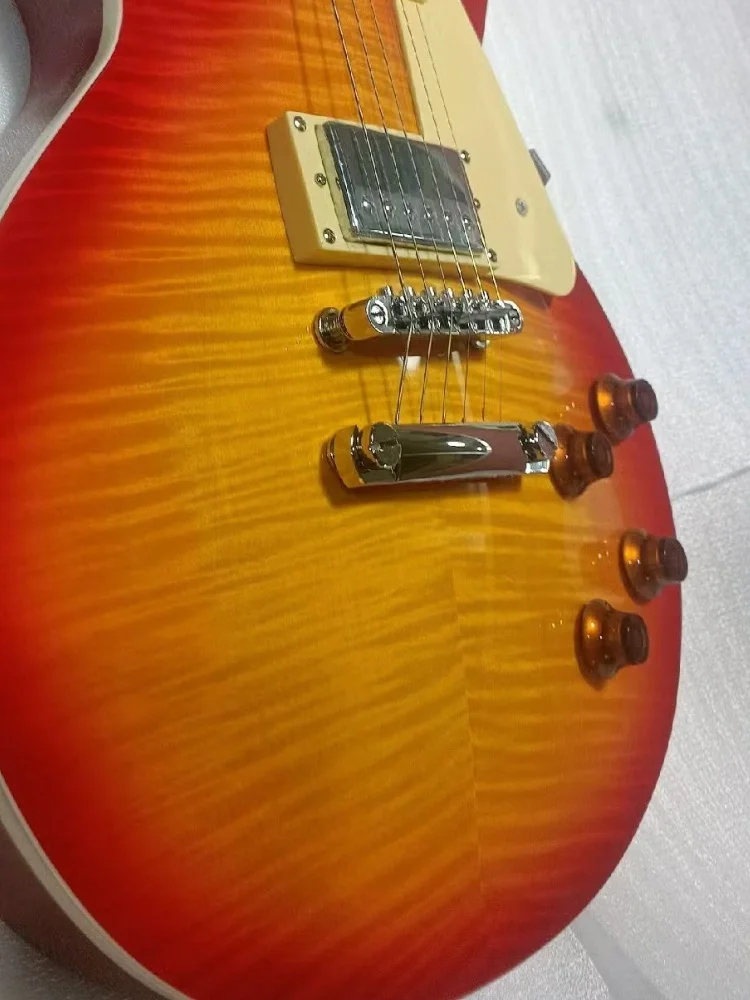 Изготовленная на заказ электрогитара гриф из палисандра корпус красного дерева