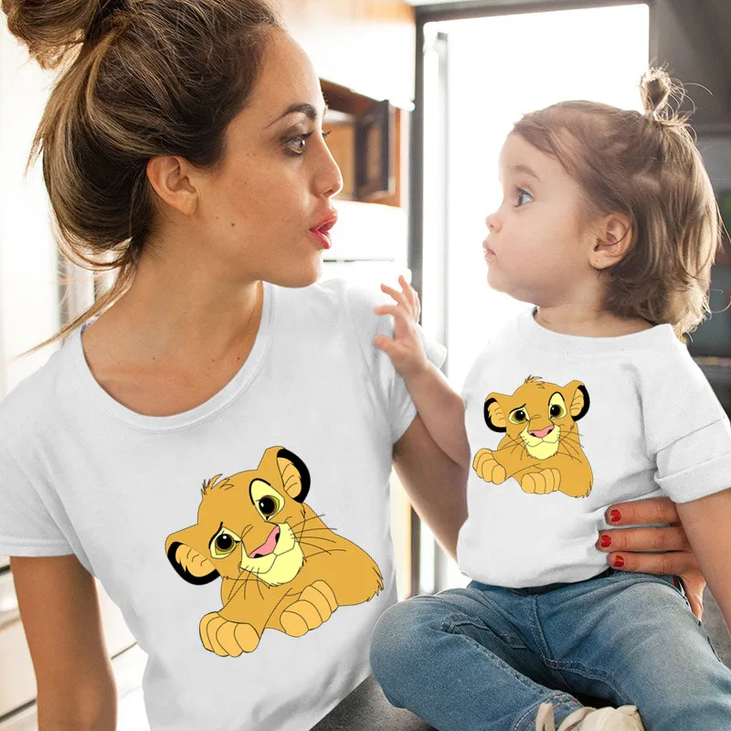 

Disney Family Matching Clothes Lion King Cute Simba Print Family Look T shirt Mommy and Me T-shirts Mother and Kids Clothes