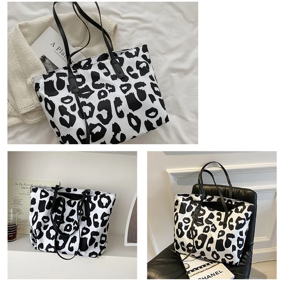 Женская сумка среднего размера с леопардовым принтом