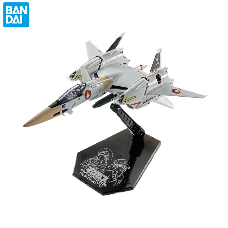 Bandai натуральная модель Gundam комплект аниме-персонажа Macross Flash Back 2012 VF-4 Lightning III