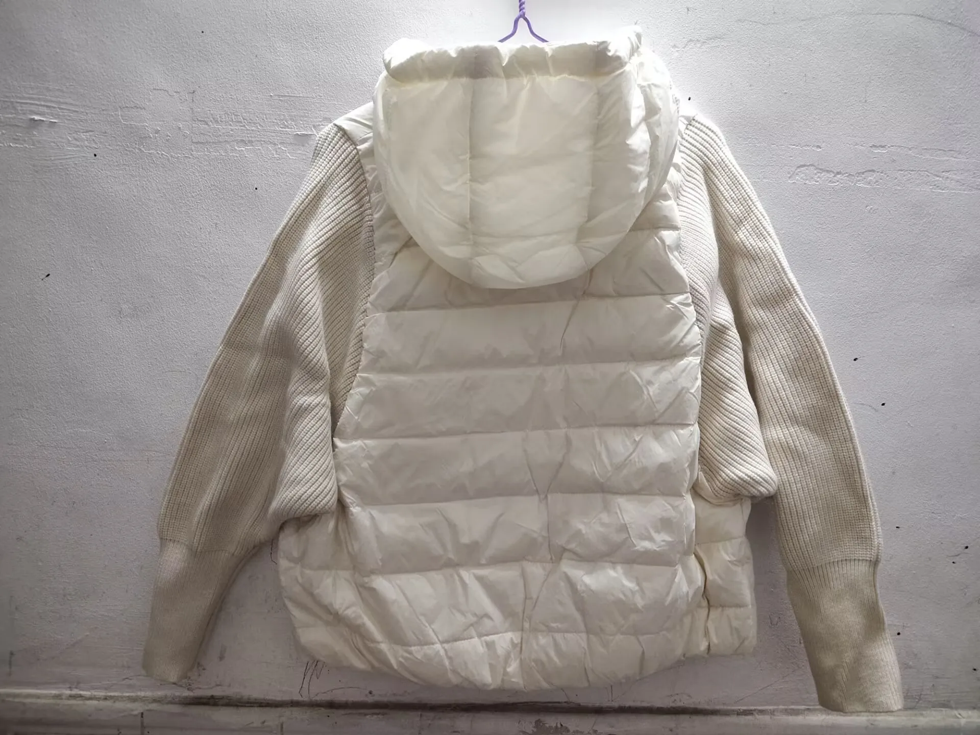 Женский пуховик с капюшоном зимняя трикотажная куртка длинным рукавом и молнией