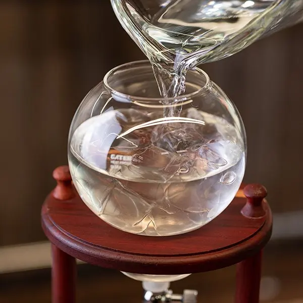 Cup measurement. Кофе стаканы 8 унций. Кружка ливс бежевая. 5 8 cup. Производство бонавита.