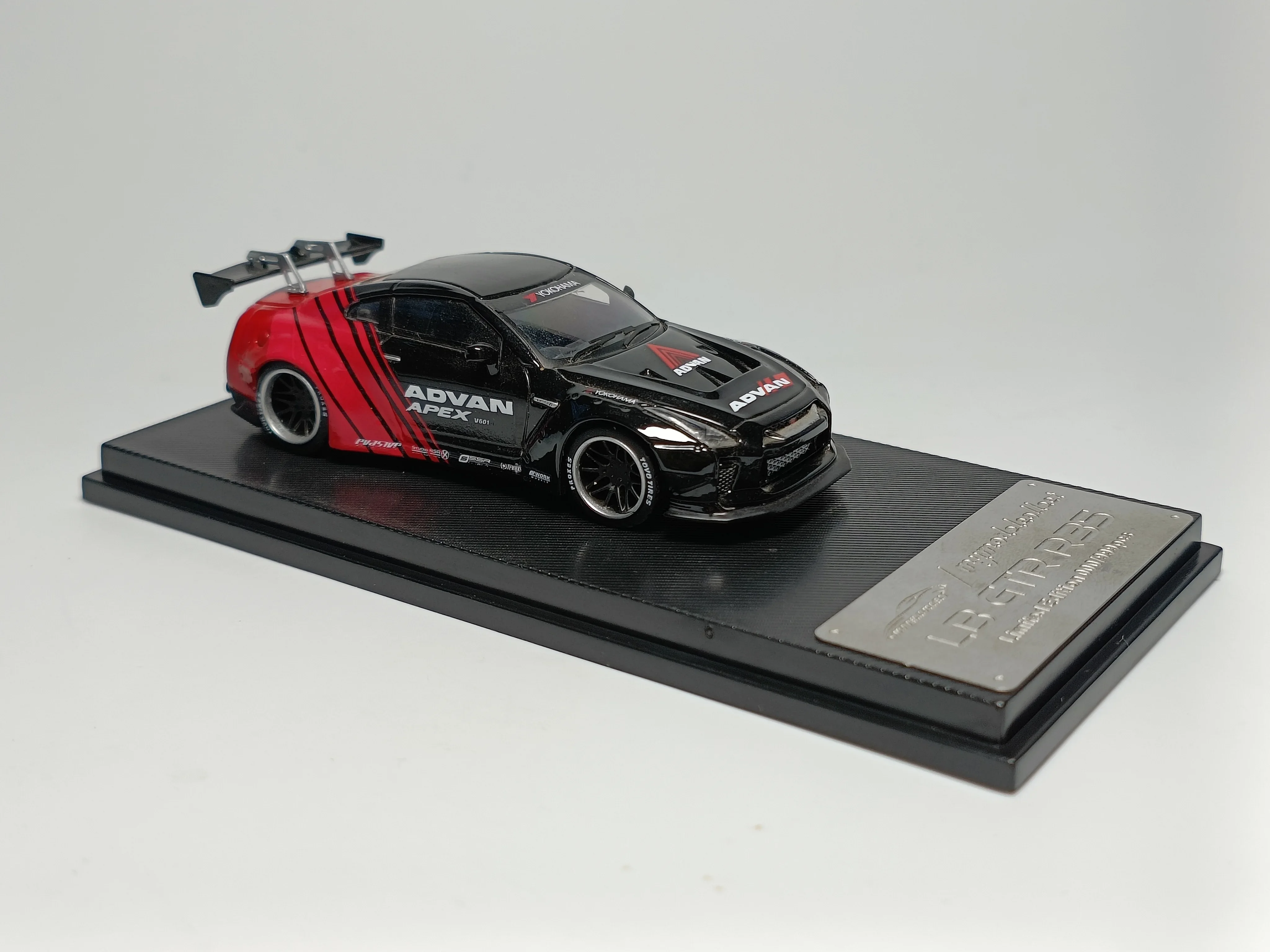 

MC 1:64 LB R35 GTR Advan Painting Limit 999 Model Car