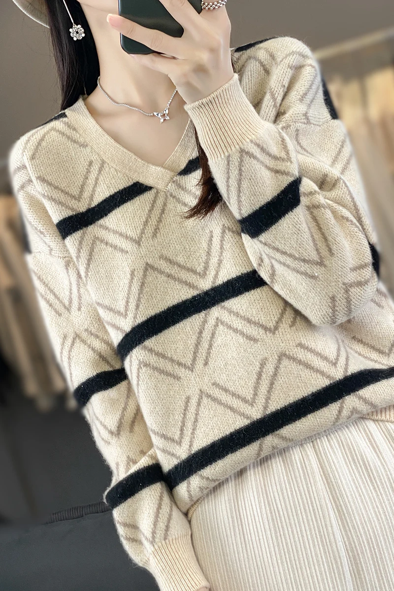 Женский трикотажный шерстяной свитер с контрастным V-образным вырезом Осень-Зима