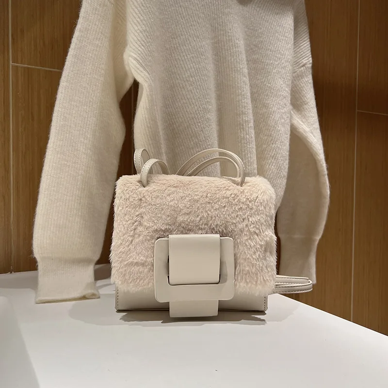 New style bag in autumn and winter Plush women's bag Fashion handbag shoulder bag Crossbody women's bag Vintage small square bag