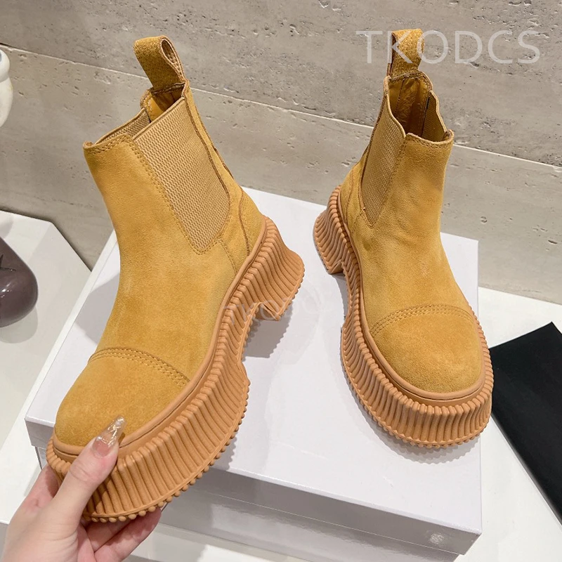 

Fashion Luxury Brand Ankle Boots Women Cow Suede Lace Up Platform Short Boots Handmade Retro Motor Boots Slip On Chelsea Boots