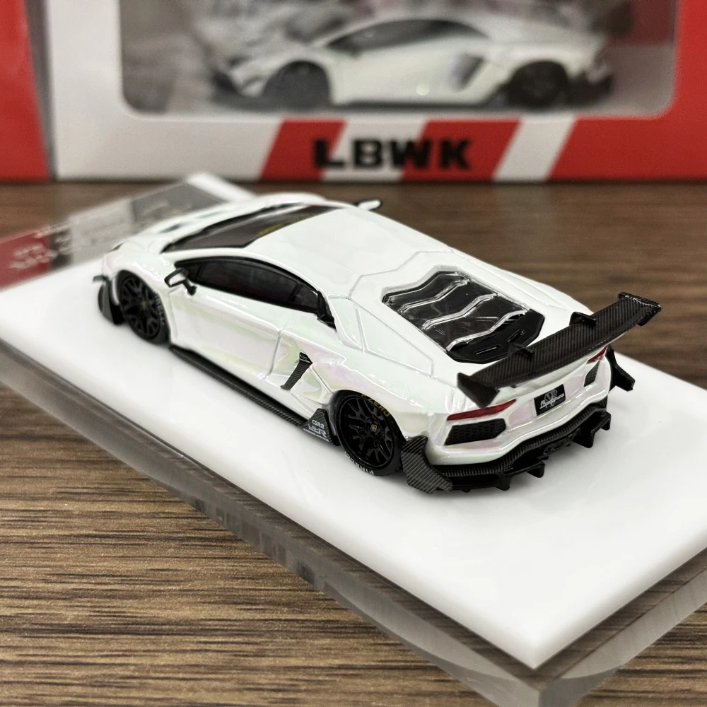 Новинка 2024 в наличии Звездная модель автомобиля 1:64 свобода хождение брикет