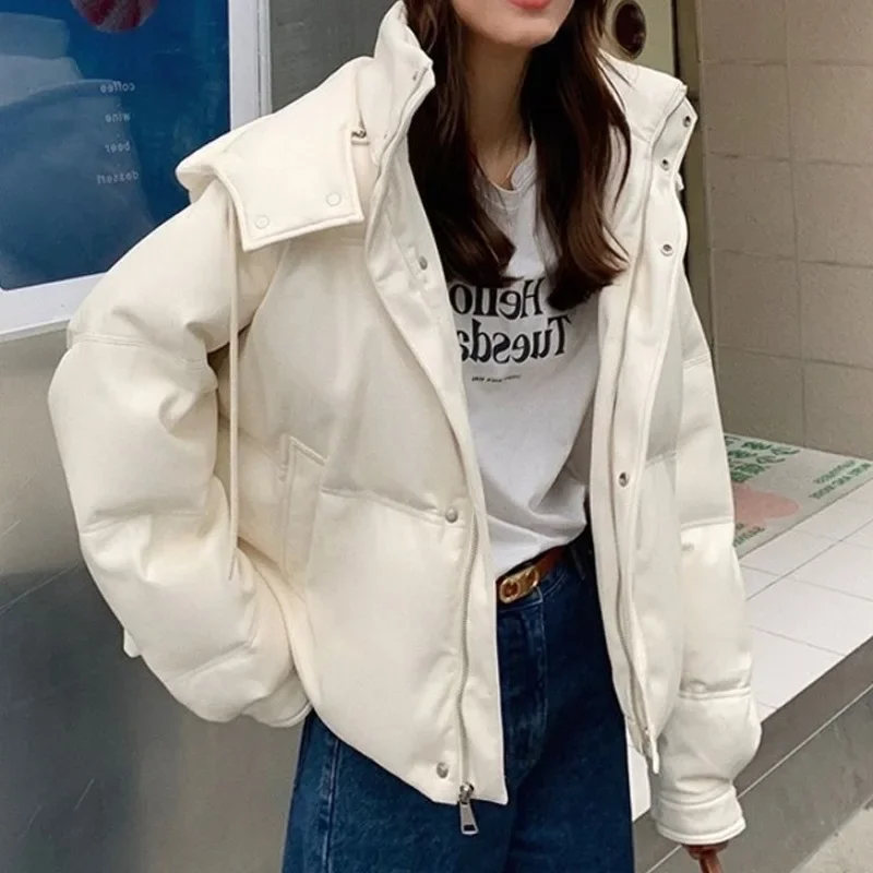 Зимняя женская хлопковая куртка с капюшоном однотонная универсальная в