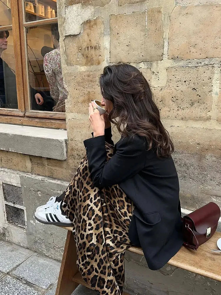 Юбка-миди Женская атласная с леопардовым принтом и высокой талией