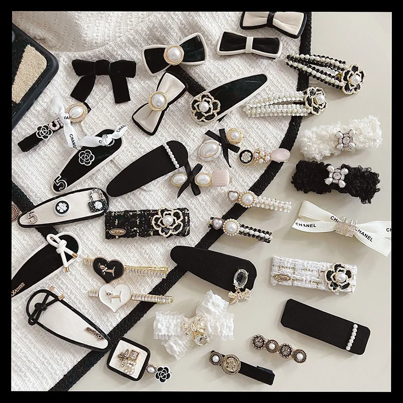 

Light Luxury Black White Flower Pearl Broken Hair Bangs Hairpin Girly Temperament Sweet Cute BB Clip Hair Accessories Headdress