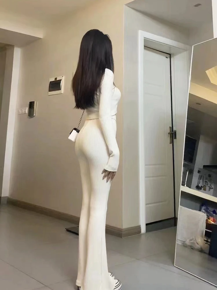 Женский облегающий вязаный свитер с круглым вырезом и трикотажные брюки-клеш