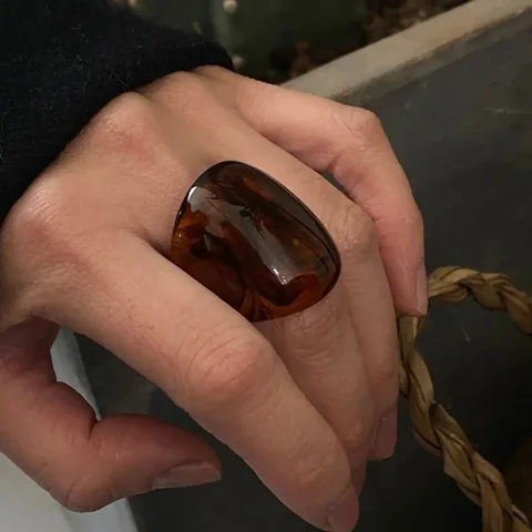 Новые винтажные модные большие кольца на палец для женщин, преувеличенные янтарные цвета, смола, темперамент, геометрическое кольцо на палец, ювелирные изделия в стиле панк