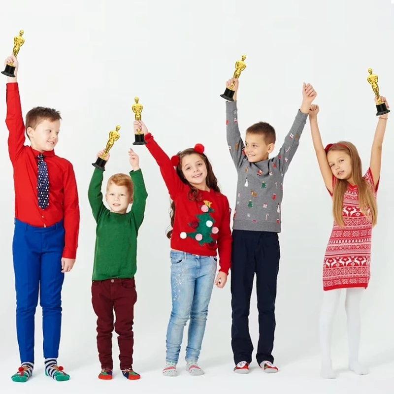 12-упаковка пластиковых золотых трофей для украшения вечеринок сувениров в кино