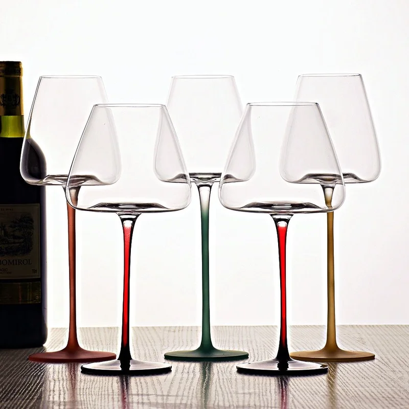 Черный галстук-бабочка хрустальный бокал для красного вина большой бордовый