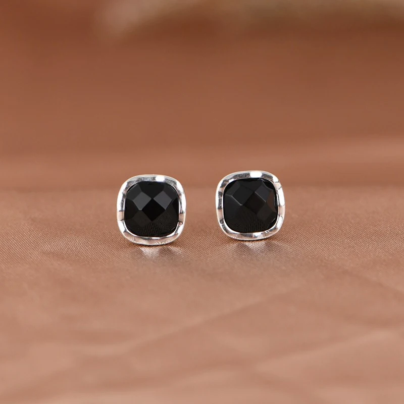 

S925 Silver Ear Studs Art Electroplated Small Square Sugar Design Inlaid with Black Agate Temperament Women's Earrings 2023 New