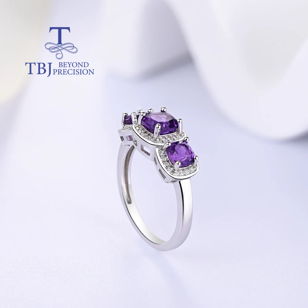 Роскошное изысканное серебряное кольцо с фианитом и натуральным