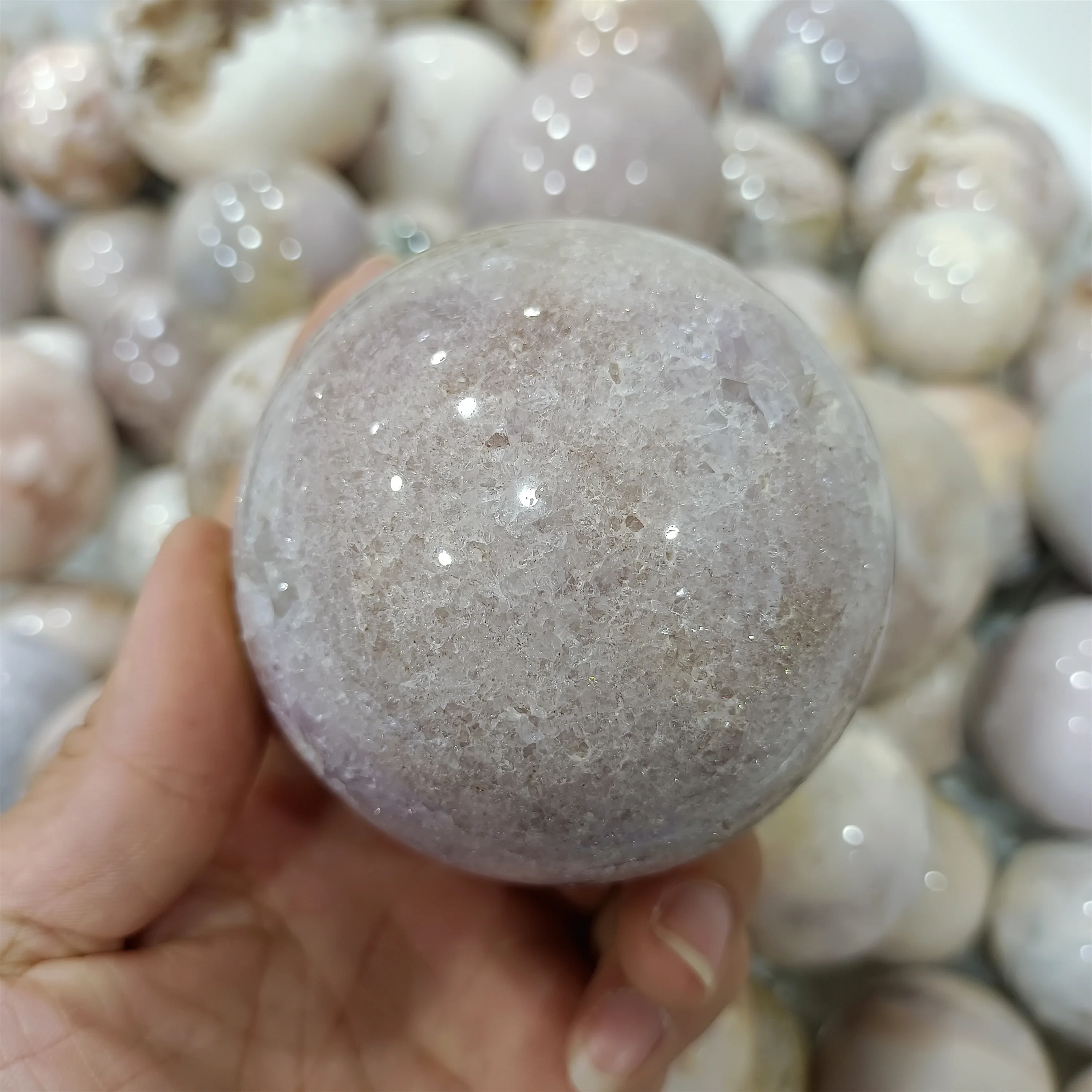 

NATURAL LILAC PINK CRYSTAL HOLE BALL CRYSTAL ENERGY DECORATION