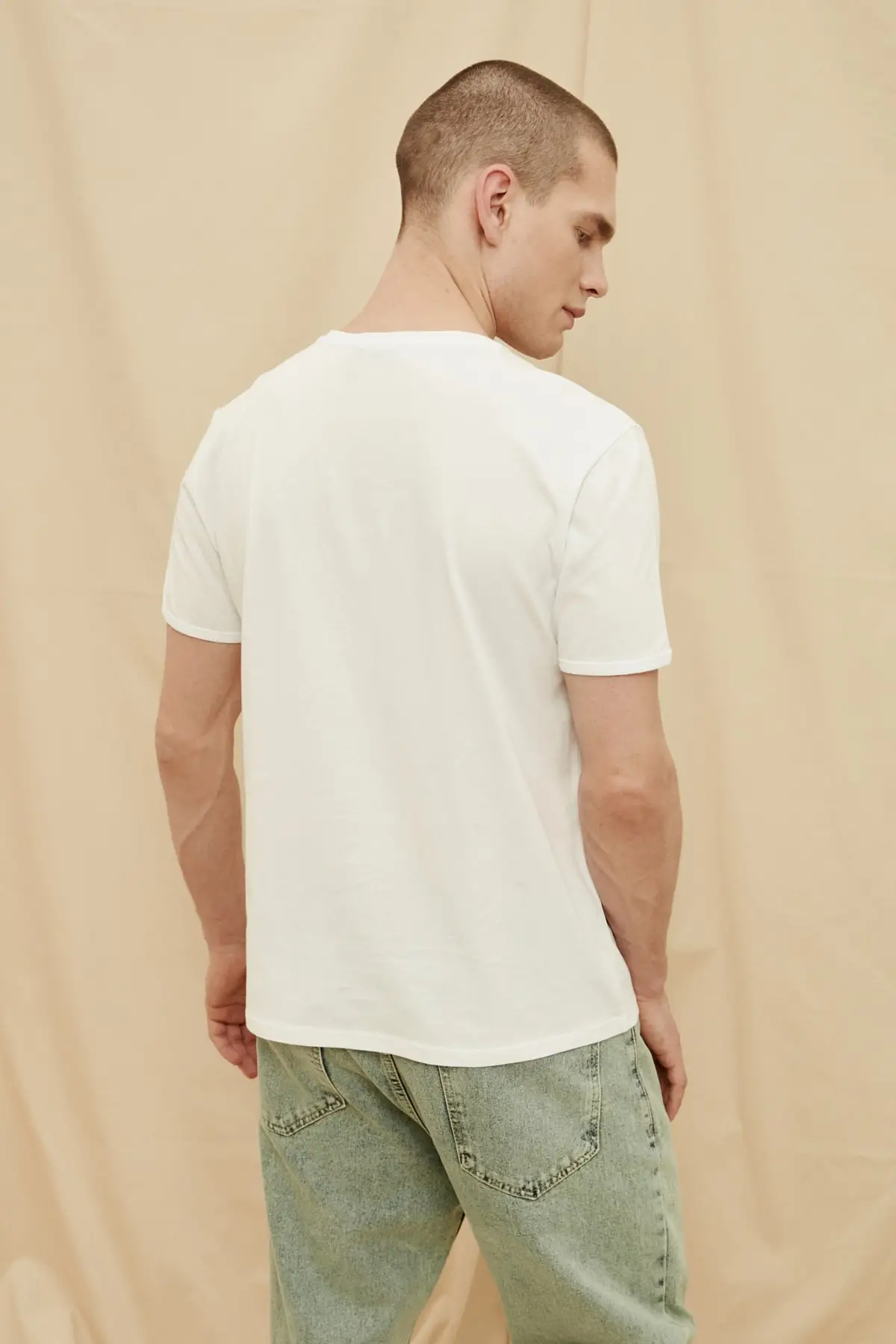 

Trendyol Male T-Shirt TMNSS21TS1463