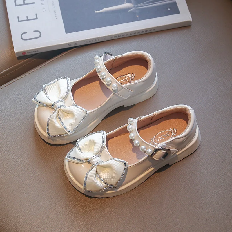 

Новинка Осенняя обувь для девочек кожаные туфли принцессы с бантом и жемчугом модные школьные универсальные детские туфли на платформе про...