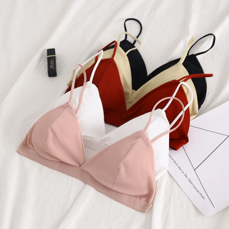 

Женский бюстгальтер с треугольной чашкой и чашками пуш-ап