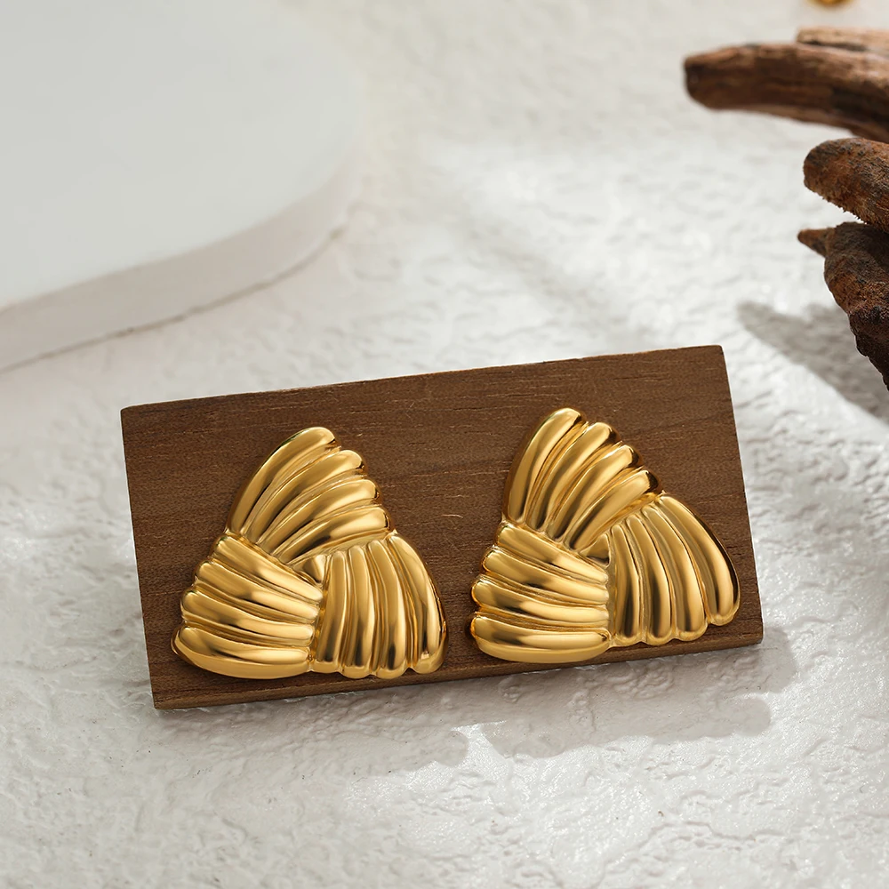 Серьги-гвоздики в стиле панк текстурированные полированные треугольные