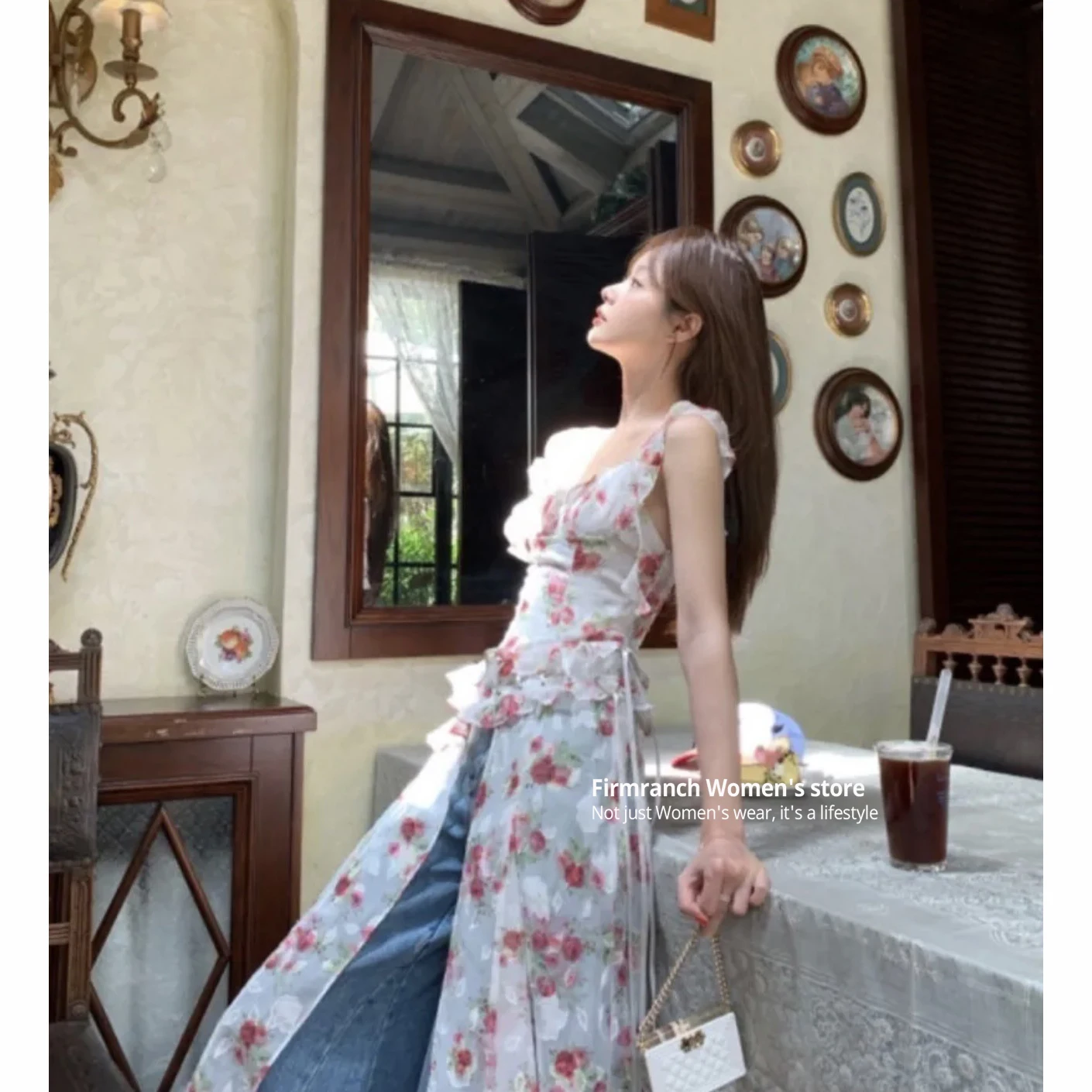 Женское платье-комбинация с цветочным принтом без рукавов