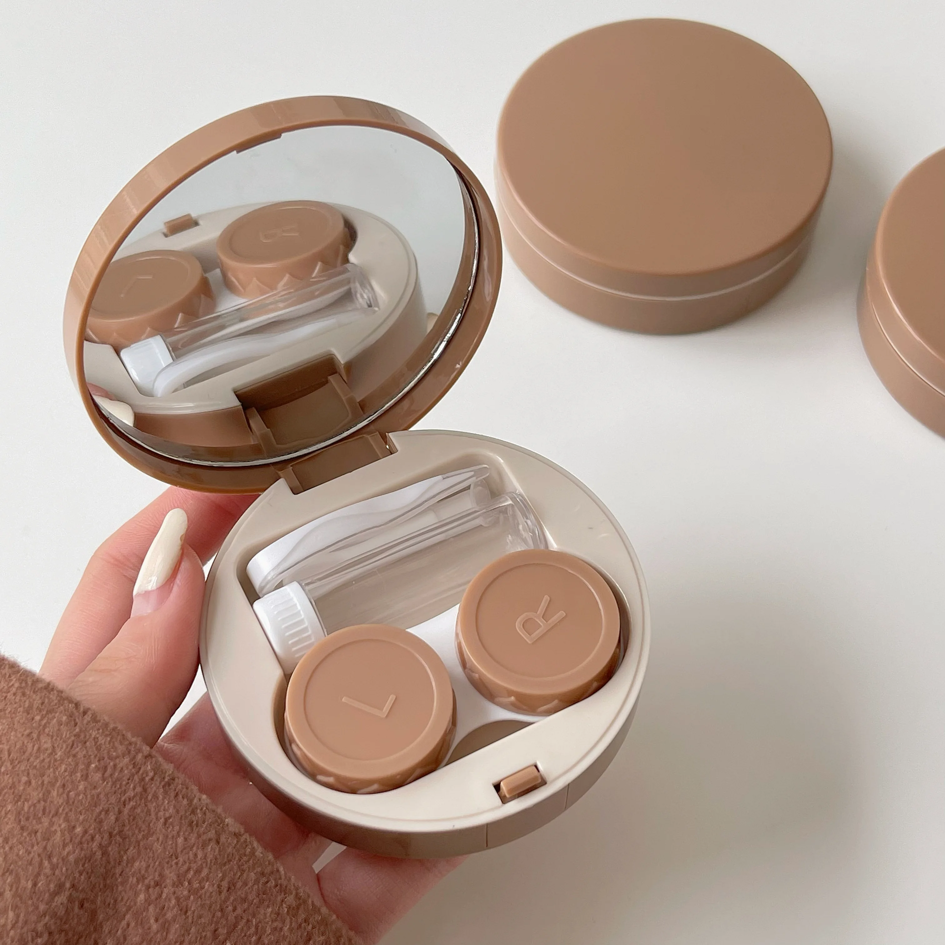 

Simple contact lens case Advanced convenient contact lens care case with mirror