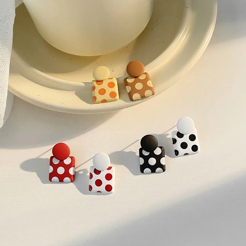 

Exaggerate Geometric Polka Dots Drop Earrings For Women Girls Asymmetric Graffiti Earring Travel Jewelry Retro Contrasting Color