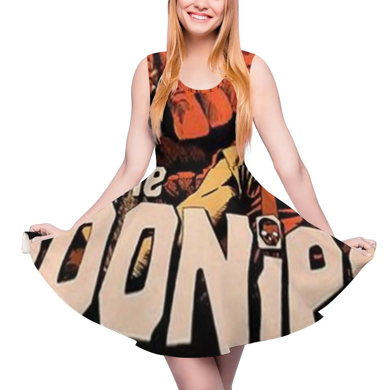 

Женское платье с завышенной талией, черепом и пиратами