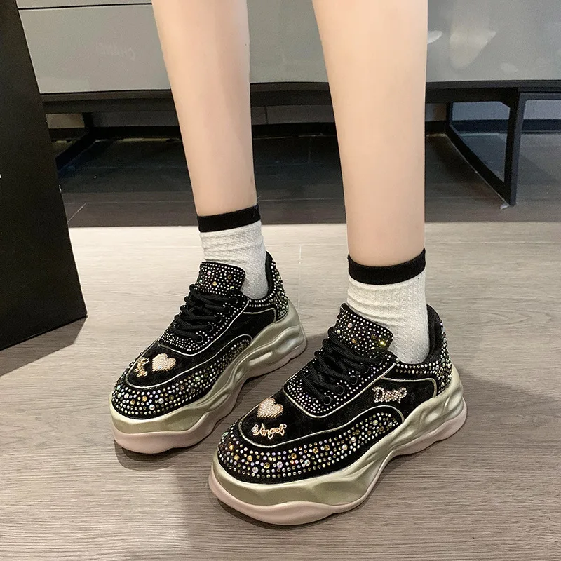 Женские Ретро кроссовки на платформе серебристые со стразами яркие плоской