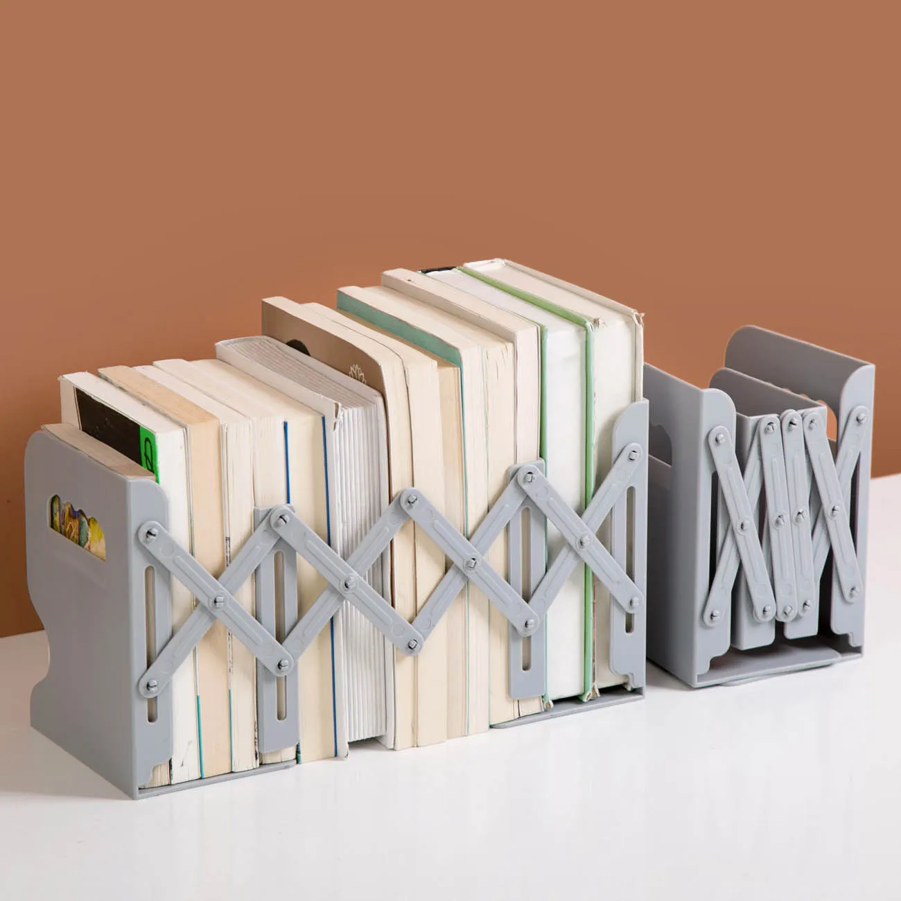 

Retractable Expandable Book Stand Foldable Adjustable Bookshelf Desk Storage Rack Pen Holder Bookend