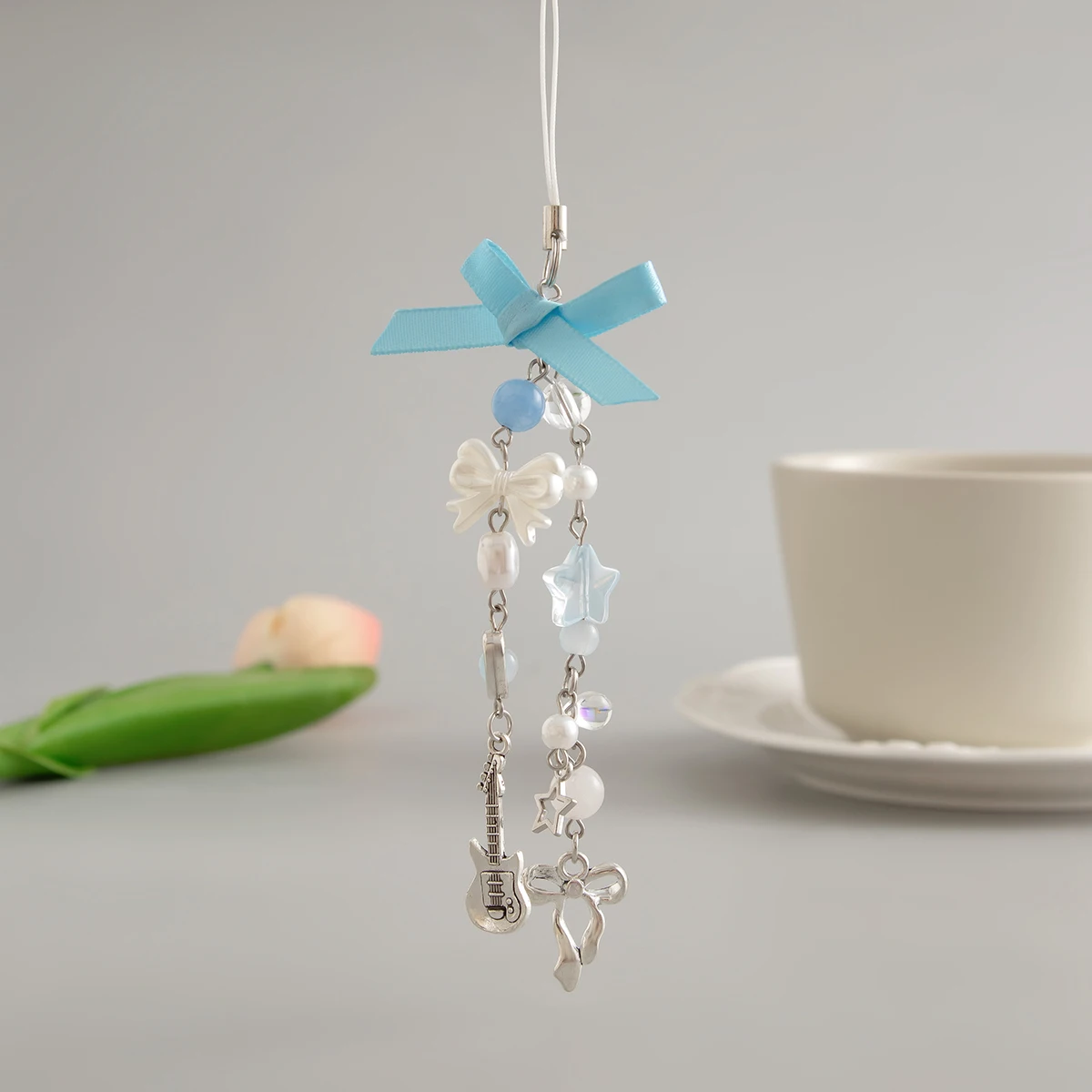 Женский брелок для ключей с бантом и сердцем