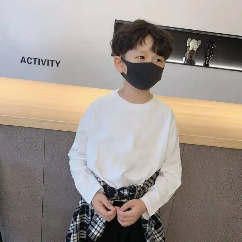 

2022 New Summer Autumn Boys Pure White Long-sleeved T-shirt Handsome Cotton Bottoming Shirt