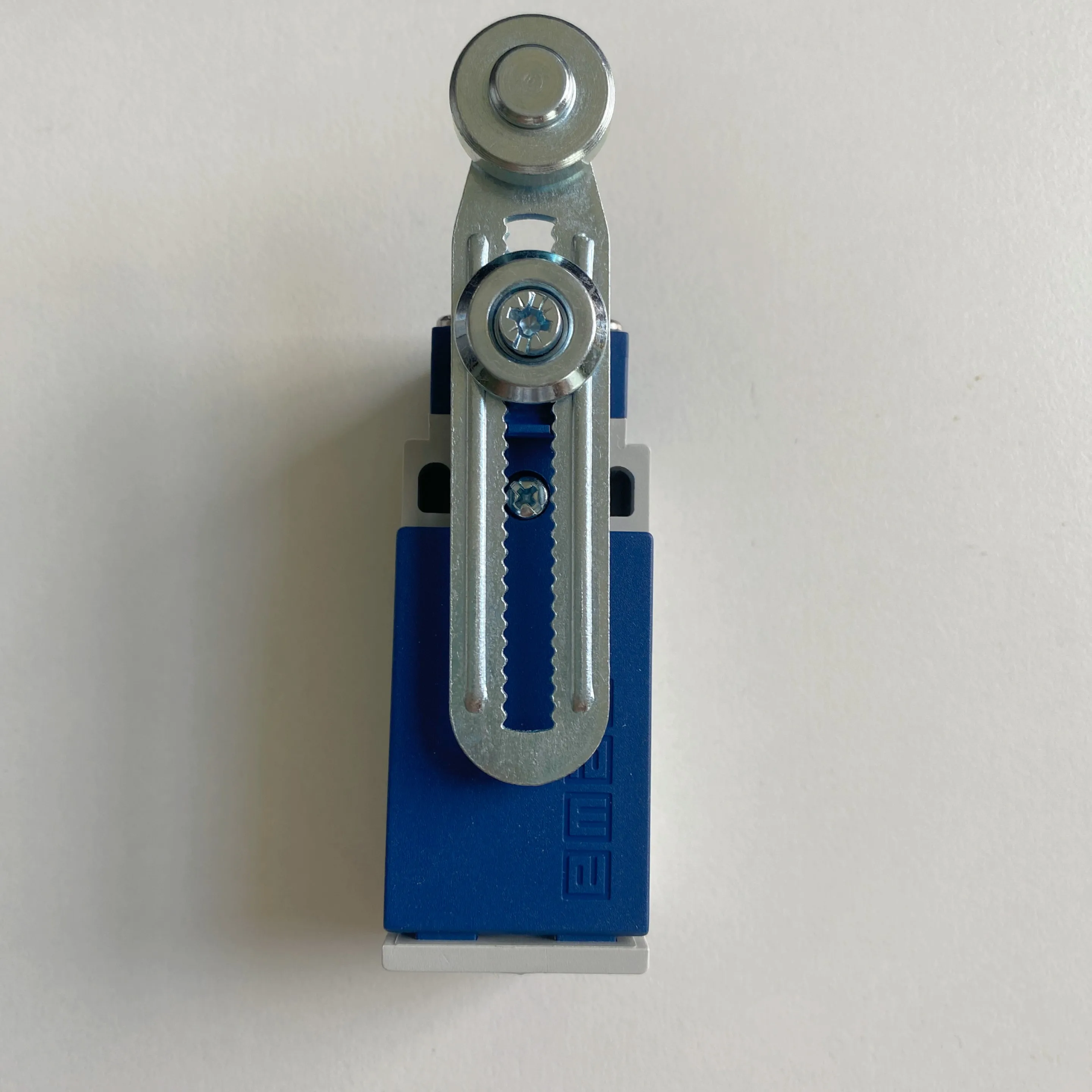 Новый оригинальный переключатель модели L5K27MEM122