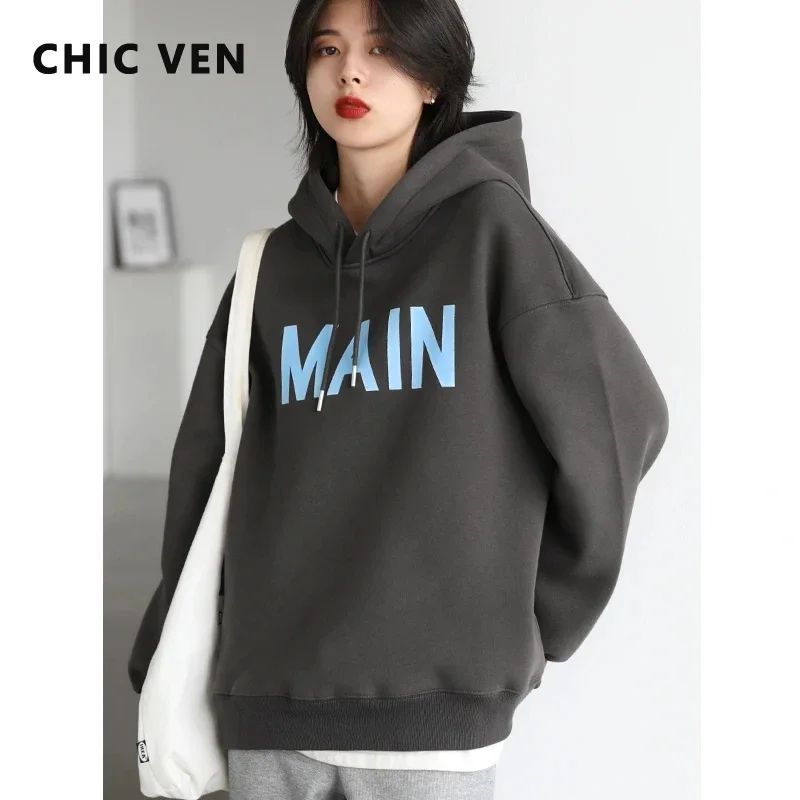 Фото Женские пуловеры CHIC VEN, уличная одежда, повседневные свободные плюшевые толстые теплые топы с капюшоном и надписью, офисное женское пальто, осень-зима 2025 №1