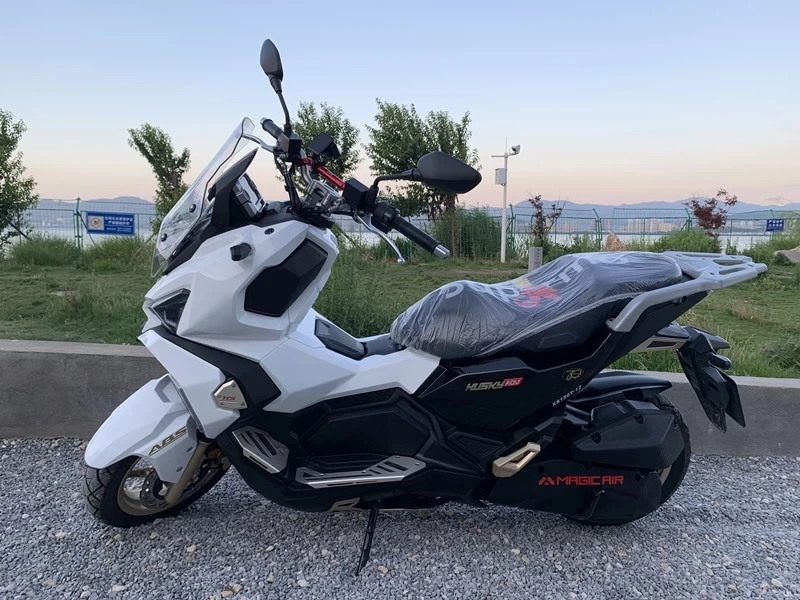 Фото Для SYM HUSKY ADV 150: Усиленный алюминиевый задний багажник, кронштейн для крепления кофра, устойчивая опора, аксессуары для модификации скутера №4