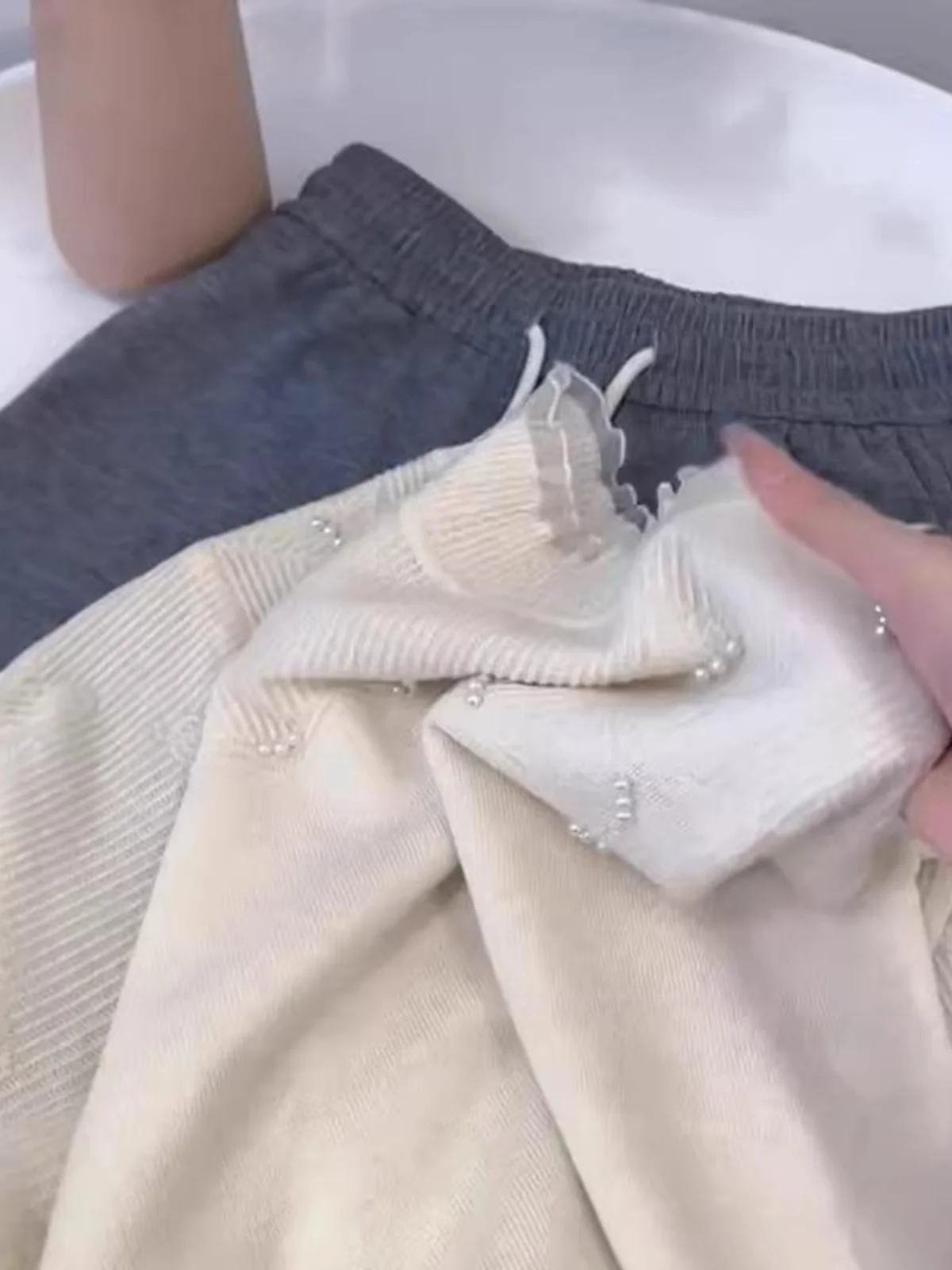 White Lace Half-high Collar Base Women Soft Glutinous Autumn 2024 New Small Beads Long sleeve Knit Top