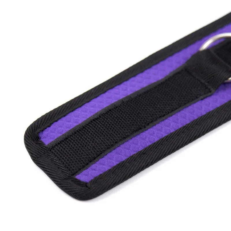 Мокрый фиолетовый комплект для любителей бондажа наручники + манжеты на