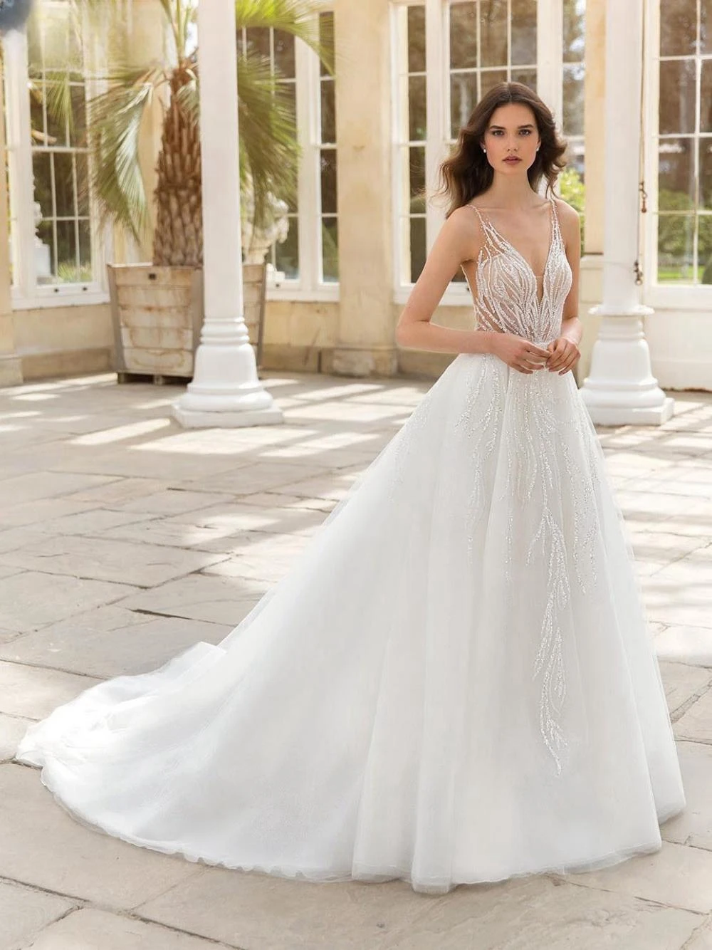 Рисунок 4 - Женское свадебное платье с блестками