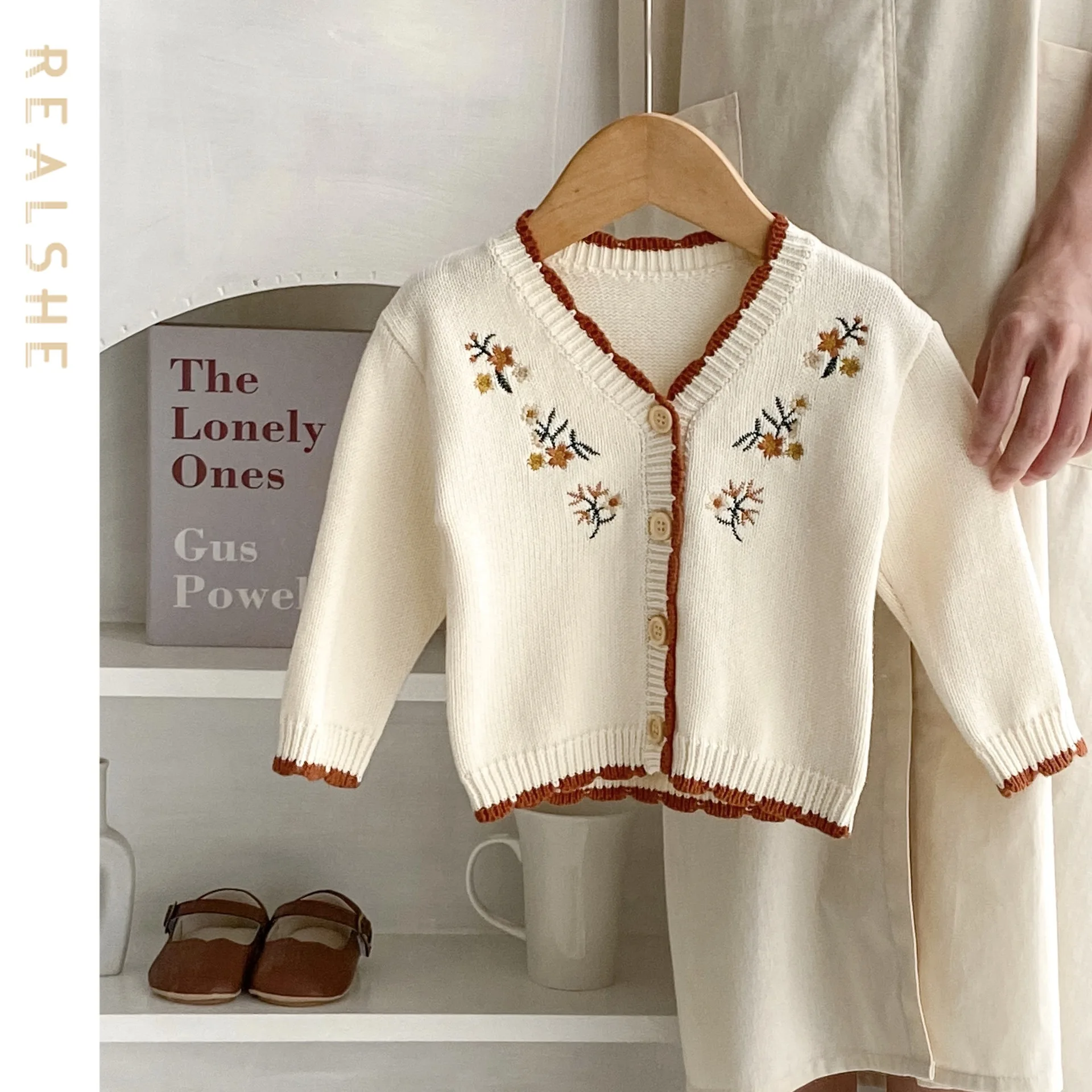 

Girls Sweaters Coat Autumn Winter Kids Baby Clothing Loose Jacket Clothes Floral Embroidery Cardigans Girls Sweater