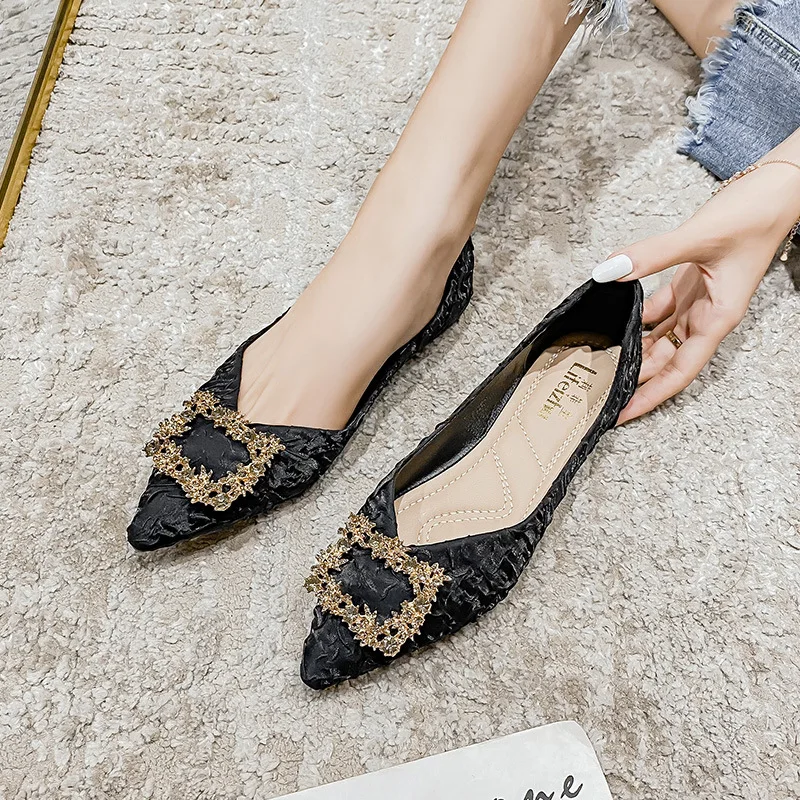 Plus Size 35-43 Women Pointed Toe Flats Bling Diamond Buckle Wedding Shoes Fashion Ballet Flat Shoes Sweet Girl Ladies Shoes