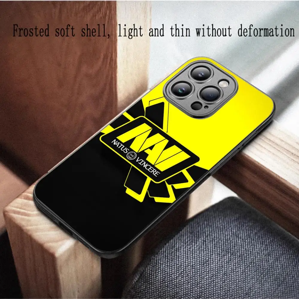 Чехол для телефона с логотипом команды NAVI CS для iPhone 17, 16, 16e, 15, 14, 13, 12 Plus, Mini, Pro, Max – мягкий, черный, противоударный (art.: 3920dbaded706) - 3920dbaded706
