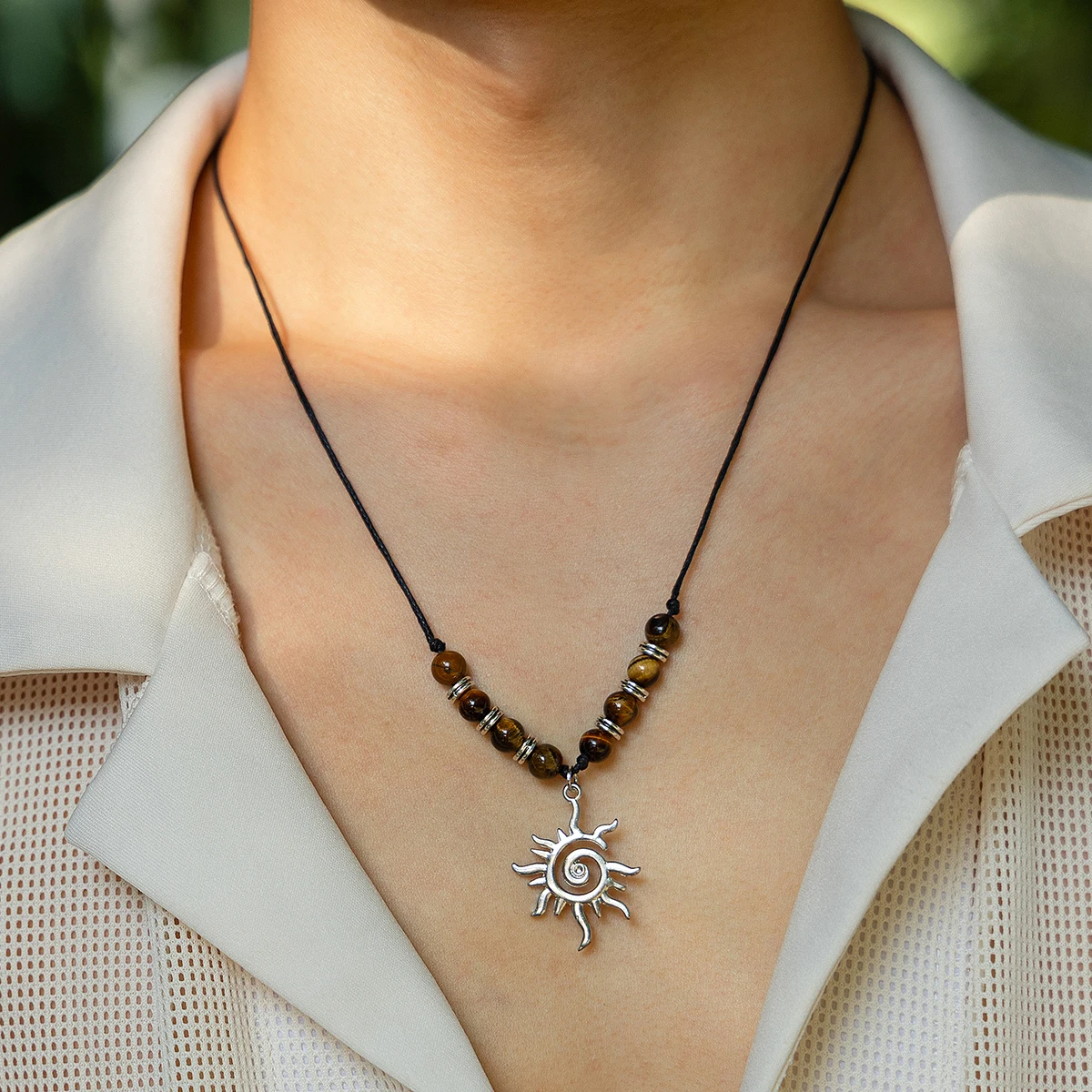 Мужское ожерелье из тигрового глаза