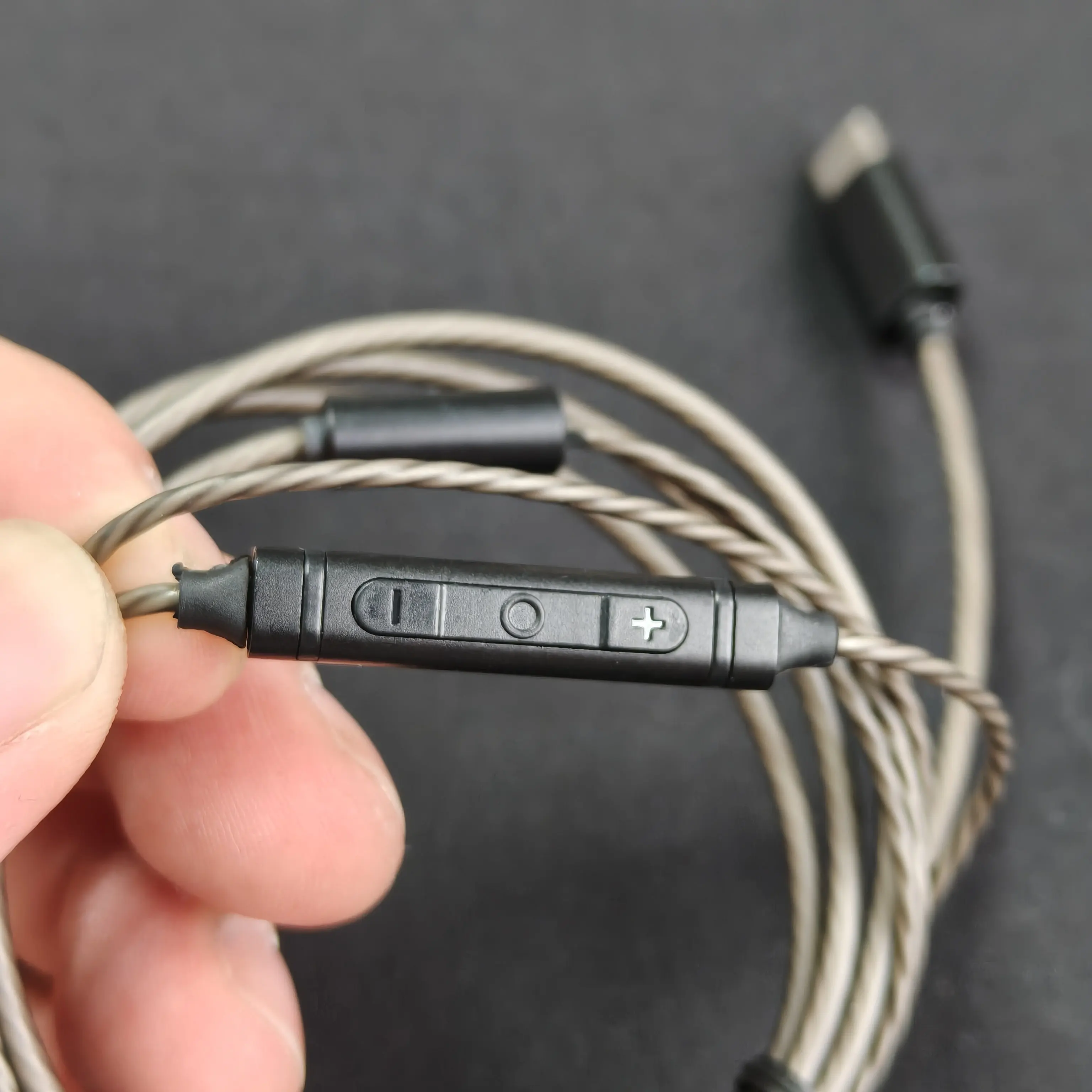 Фото Двухчиповый декодирующий кабель CX31993 Type-C с серебряным покрытием для наушников, разъем MMCX, 3-кнопочное управление на кабеле. №3