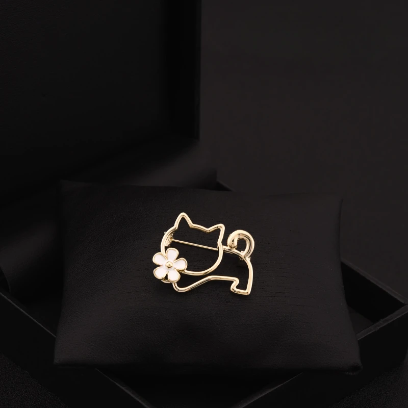 Exquisite Cute Cat Flower Openwork Brooch Women Clouds Rainbown Pin Suit Shirt Neckline Accessories Anti-Exposure Buckle Jewelry