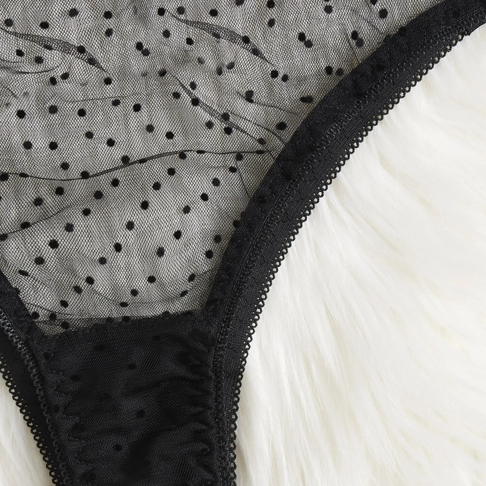 Кружевной бюстгальтер и трусики из полиэстера